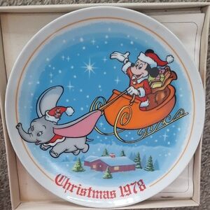 Christmas 1978 Decorative Plate with Santa Mickey and Dumbo